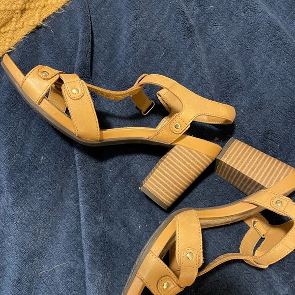 Tan Strappy Clarks Heels - Picture 2 of 8